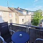 duplex apartment - city centre - airconditioned - netflix - 2 balconies